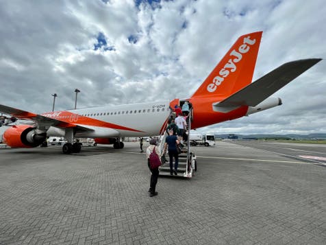 <p>easyJet Airbus A320 at Glasgow airport</p>
