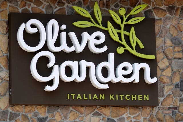 <p>Olive Garden bumped to number two in the top ten favorite casual dining chains in the U.S.</p>