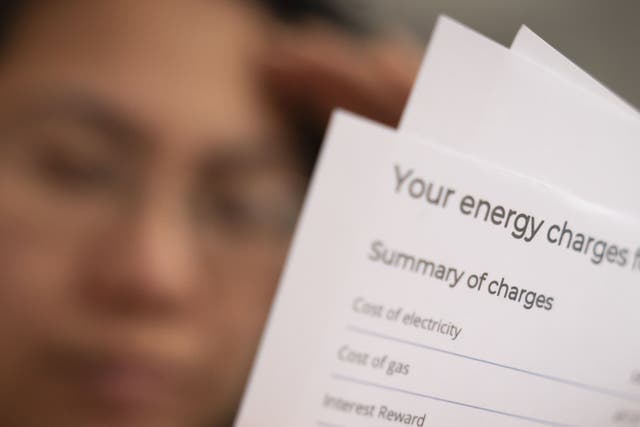 <p>Households could save hundreds of pounds a year on energy bills by shifting away from ‘volatile’ fossil fuels, climate advisers say</p>