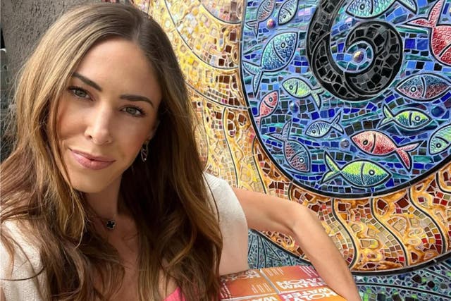 <p>La actriz Jasmine Mooney volvió a su casa el sábado</p>