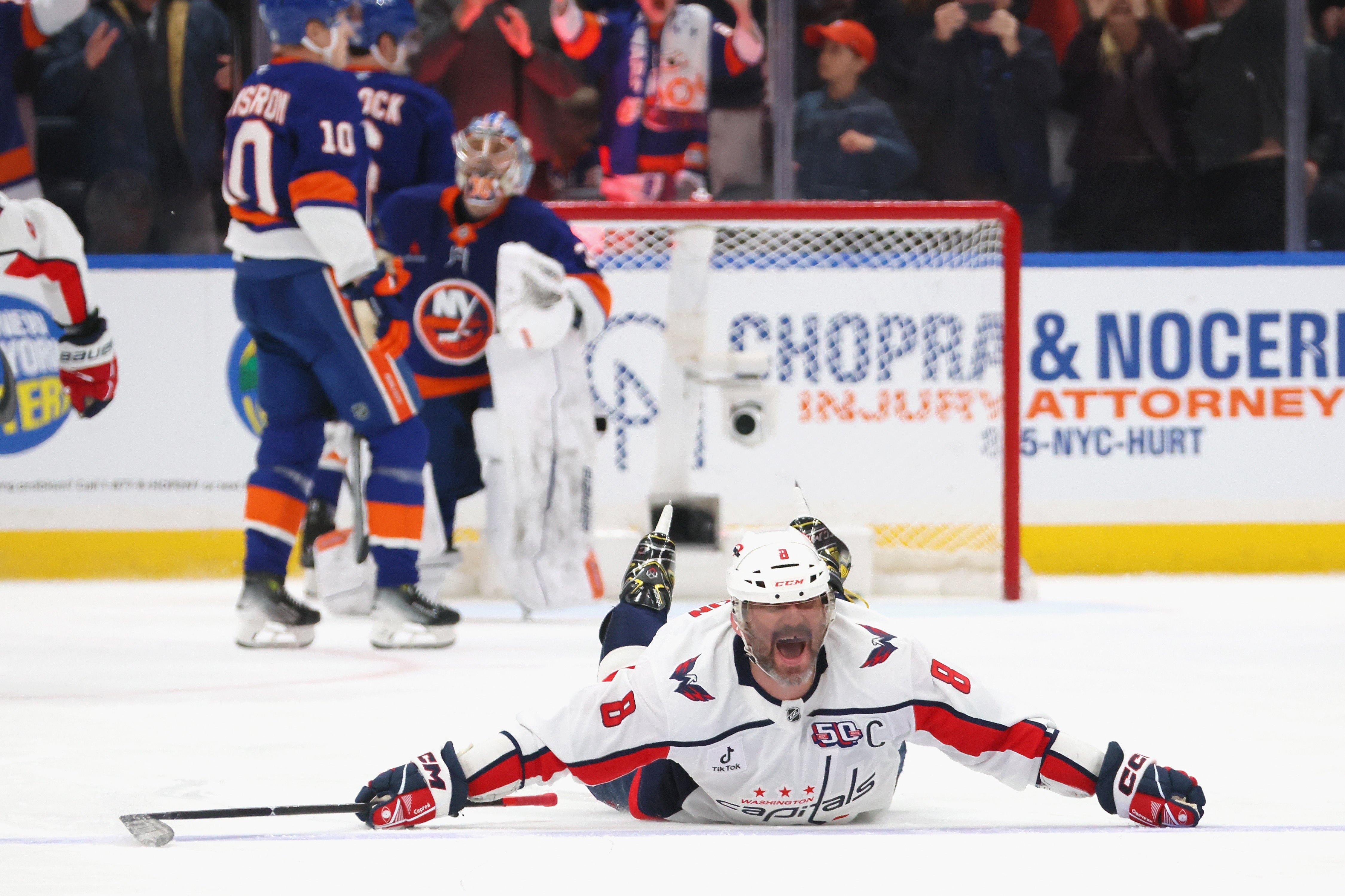Ovechkin celebrates breaking Wayne Gretzky's record
