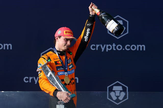 <p>Oscar Piastri clinched a third-straight win in Miami</p>