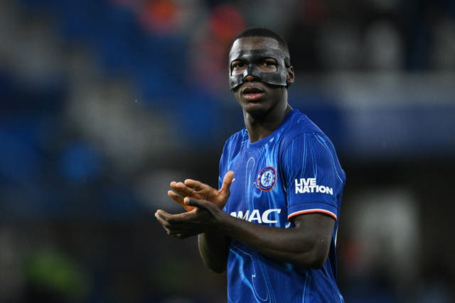 <p>Moises Caicedo continues to wear a mask for Chelsea to protect a facial injury</p>