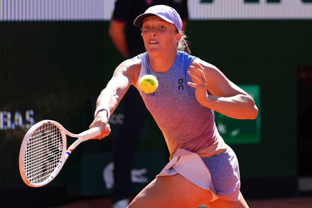 <p>Iga Swiatek remained on course for another French Open title</p>